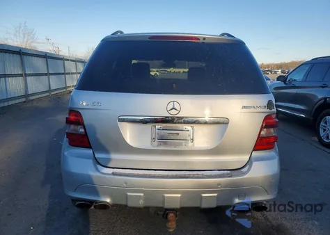 2008 Mercedes-Benz Ml 63 Amg z USA, uszkodzony, nr VIN 4JGBB77E08A332079
